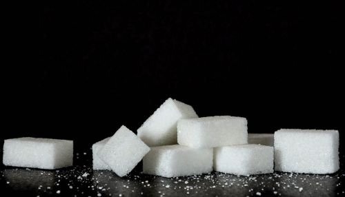 Мантуров: торговые сети начали снижать цены на сахар и масло