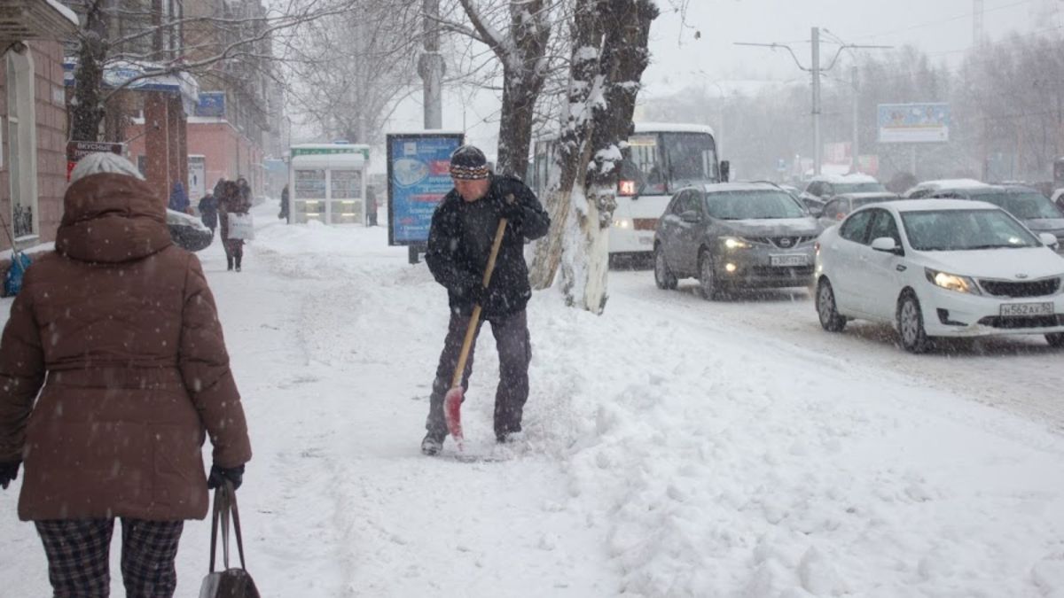 МЧС предупреждает жителей Алтайского края о буране в начале рабочей недели