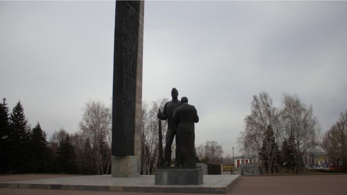 За год в Алтайском крае обновлено более 150 памятников и мемориалов 