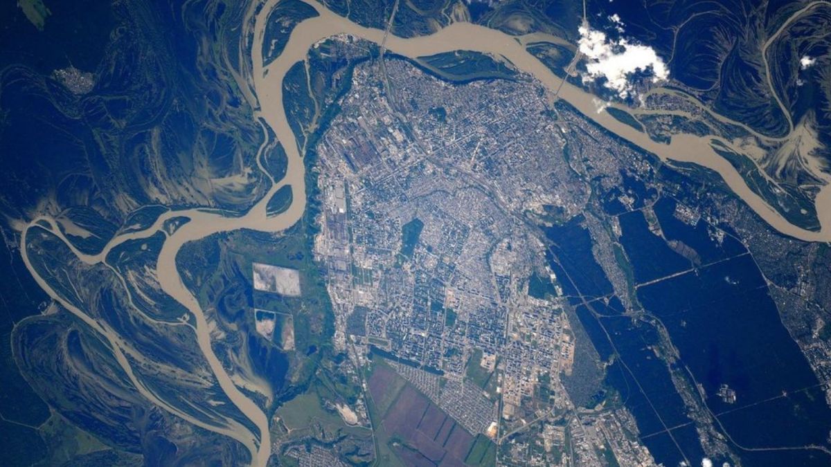 Космонавт Олег Артемьев показал вид Барнаула из космоса 
