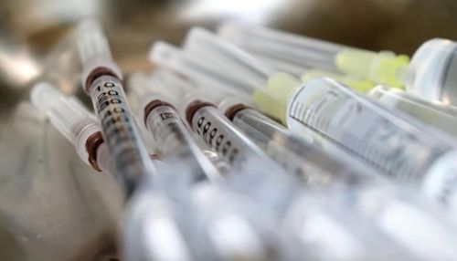 Еще 94 тысячи доз вакцины от COVID прибудут в Алтайский край до конца зимы