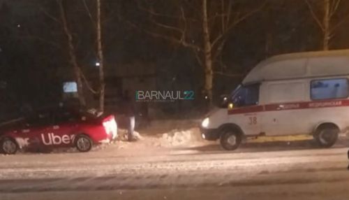 Таксист сбил 12-летнюю девочку на пешеходном переходе в Барнауле