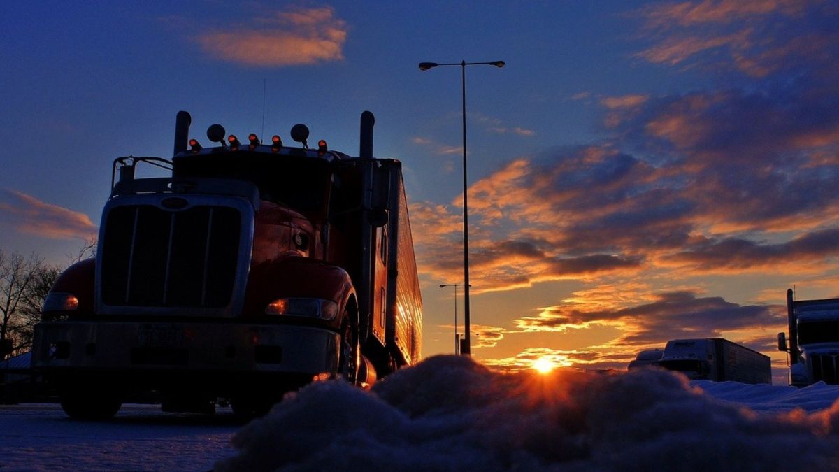 Стоянки для водителей подготовили к морозам на федеральных трассах Алтая