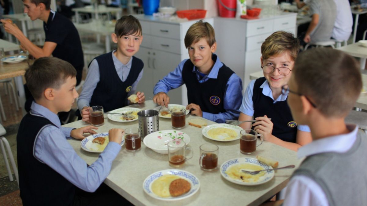 Алтайский край направил 150 миллионов на модернизацию школьных пищеблоков 