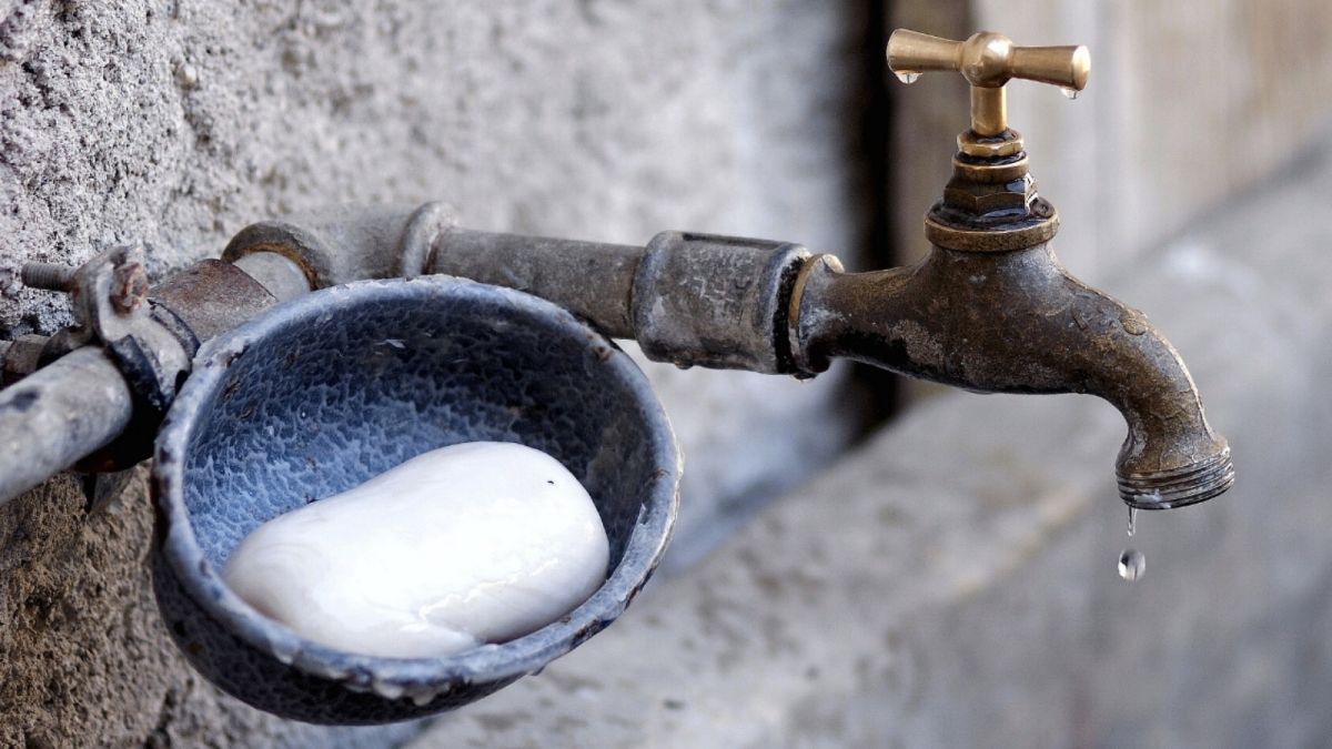 Сильный мороз оставил без воды жителей 170 домов в барнаульском поселке Затон