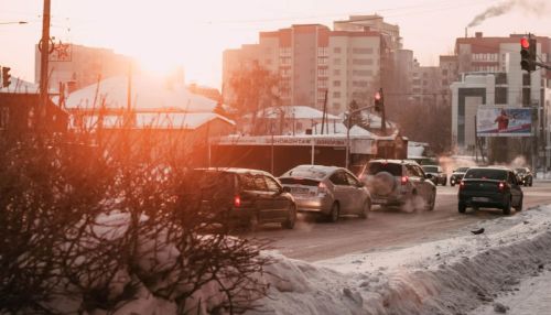 Барнаул встал в пробках утром первого в новом году рабочего дня