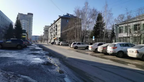 В Барнауле еще на двух участках дорог запретят стоянку транспорта
