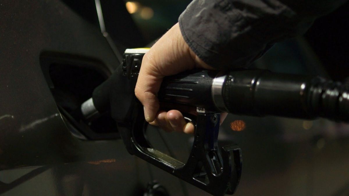 "Коммерсантъ": в России могут резко взлететь цены на бензин