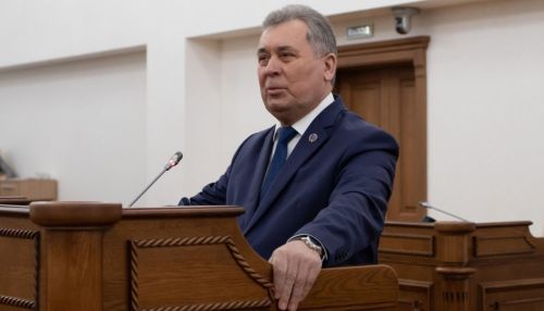Спикер алтайского парламента Романенко привился от коронавируса