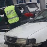 Автомобиль сбил трех пешеходов в центре Барнаула