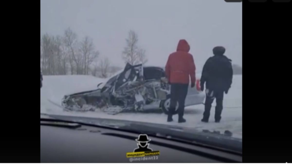 Один человек пострадал при столкновении двух легковушек в Алтайском крае