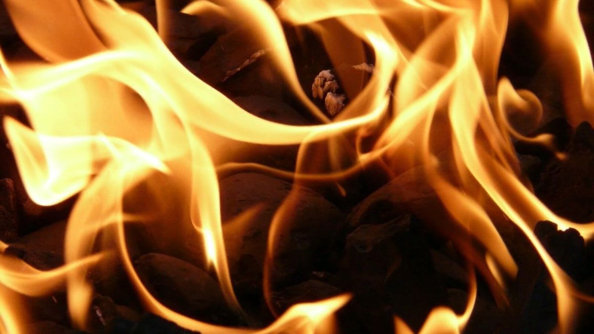 Семья из пяти человек погибла во время пожара в Хабаровске