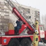В Бийске из горящей девятиэтажки спасли четырех человек