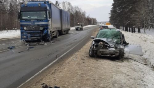 Два человека погибли в ДТП с грузовиком в Новосибирской области