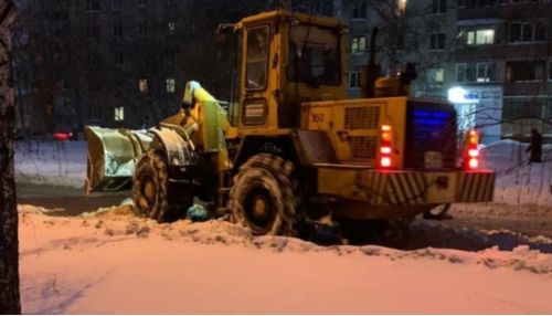 В Барнауле пошли вторые сутки ремонта на месте прорыва трубы на Малахова