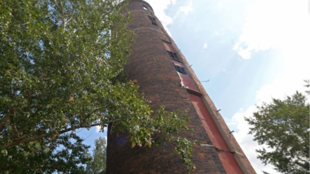 Ненужную водонапорную башню в центре Барнаула пытаются сдать в аренду 