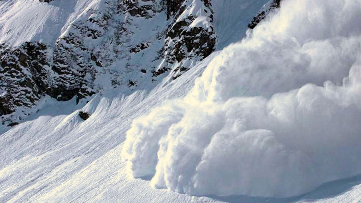МЧС предупреждает об опасности лавин в горах Алтая