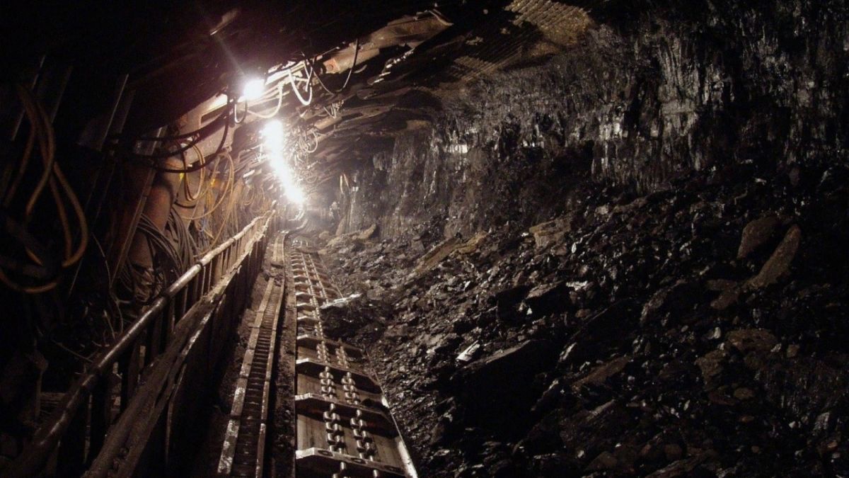 Двое погибших: в Кемеровской области обрушились шахты