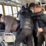 В Барнауле пассажиры трамвая подрались с антимасочником