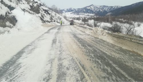 Снежная лавина сошла на Чуйский тракт в Алтайском крае