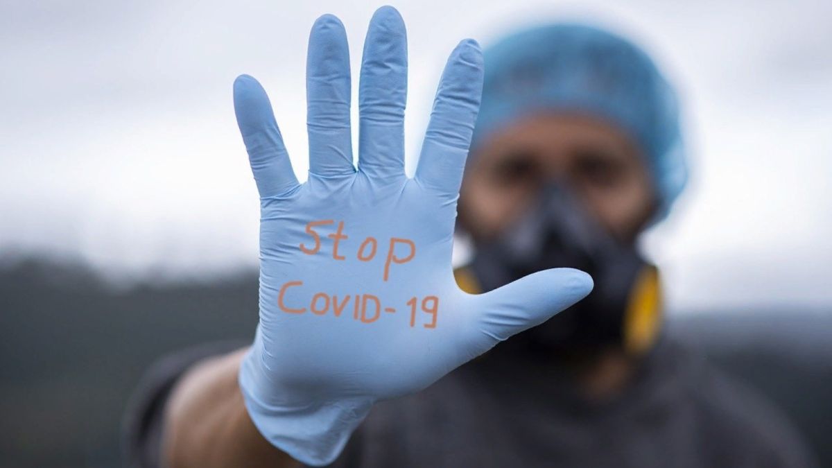 Эпидемиолог рассказал о причине снижения заболеваемости COVID в России