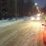 В Барнауле автомобиль сбил санки с ребенком на пешеходном переходе