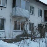 Мы погибнем: жильцы аварийного дома в Барнауле боятся умереть от канализации