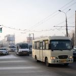 Мэрия объяснила, почему на остановках Барнаула не дождаться автобусов