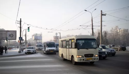 Барнаульцы рассказали о часовых ожиданиях автобусов в мороз