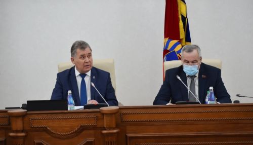 Спикер АКЗС Александр Романенко призвал депутатов вакцинироваться против ковида