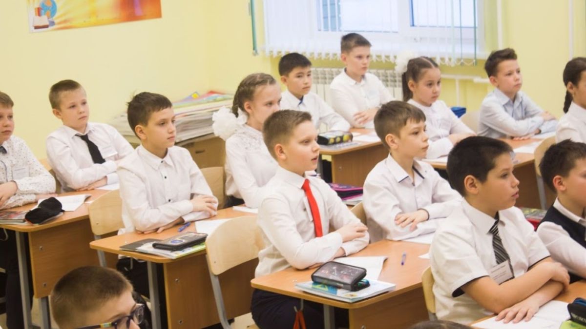 Глава Минобра рассказал, почему в новостройках Барнаула "лопаются" новые школы