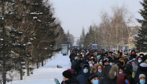 В Барнауле задержали молодых людей с листовками о незаконном митинге