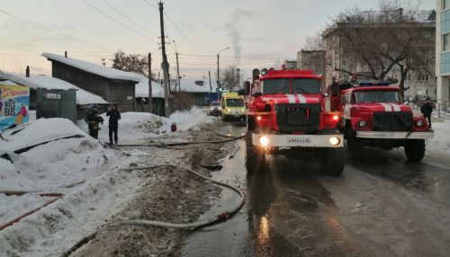 Один человек погиб на пожаре в частном доме Барнаула