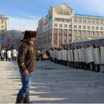 Полиция выдавила протестующих с площади Советов в Барнауле