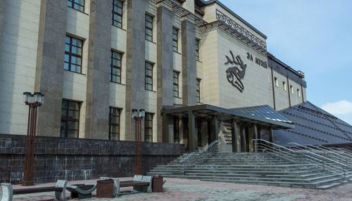 Театр, музей, общепит: в Республике Алтай сняли часть ковидных запретов