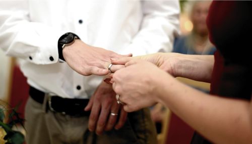 270 алтайских пар  подали заявления на брак в красивые даты 2021 года