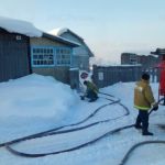 Алтайские спасатели вынесли из огня мужчину, который чудом остался жив