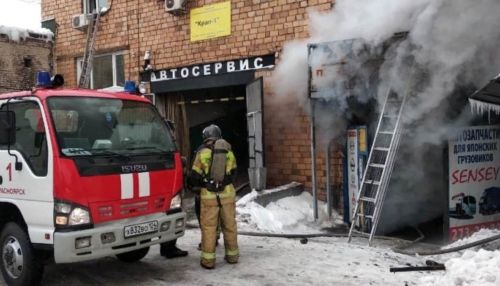 В Красноярске трое пожарных погибли во время тушения склада