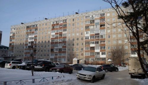 Мэр Барнаула поручил главам администраций усилить контроль за крышами домов