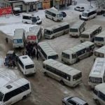 Водители маршрутных автобусов в Бийске устроили демарш из-за нечищеных дорог