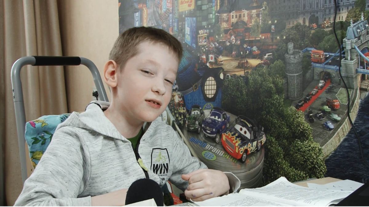 12-летнему Максиму Трофимову из Барнаула нужна срочная операция