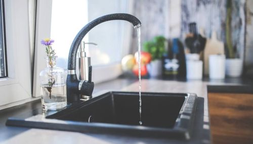 Эксперт: хлорированная вода из-под крана может вызвать онкологию