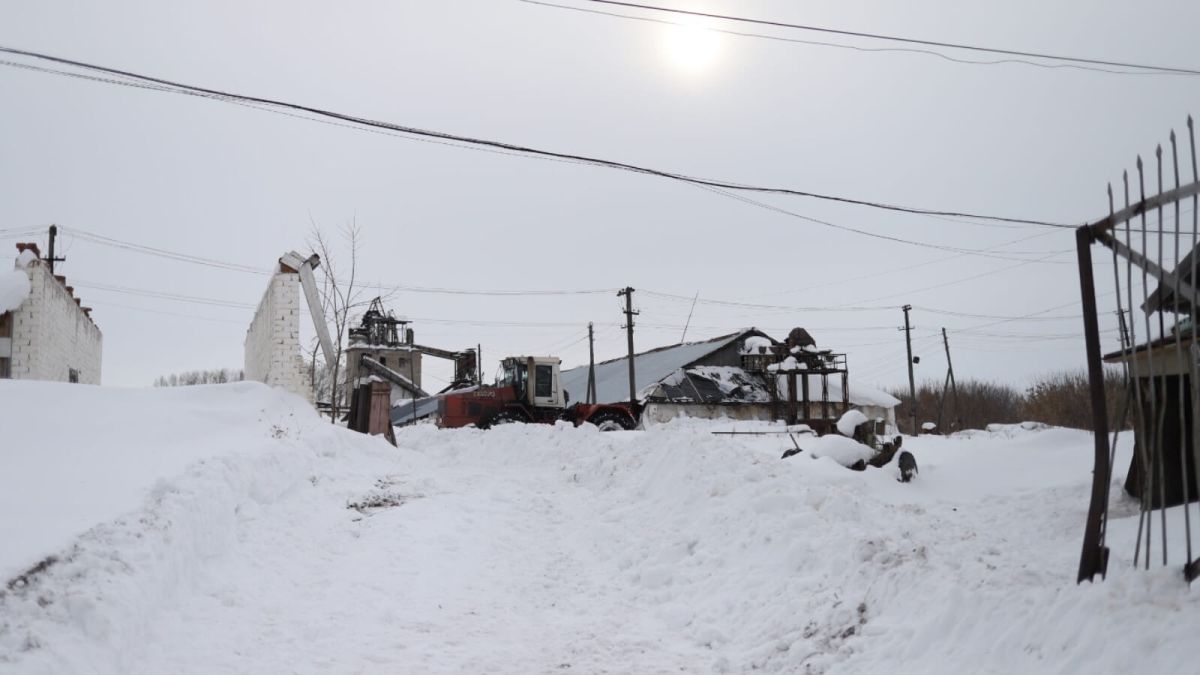 Задохнулись под снегом: что произошло в Смазнево, где погибли четыре человека