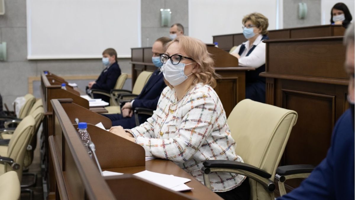 Депутат Барнаульской гордумы Кристина Юстус написала заявление о выходе из ЛДПР