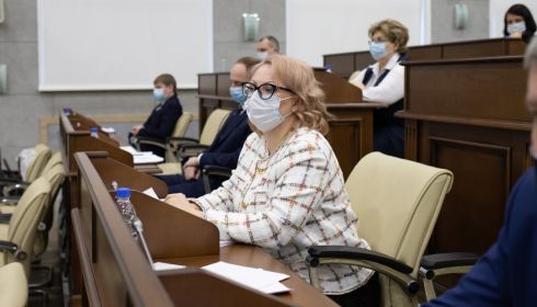 Депутат Барнаульской гордумы Кристина Юстус написала заявление о выходе из ЛДПР