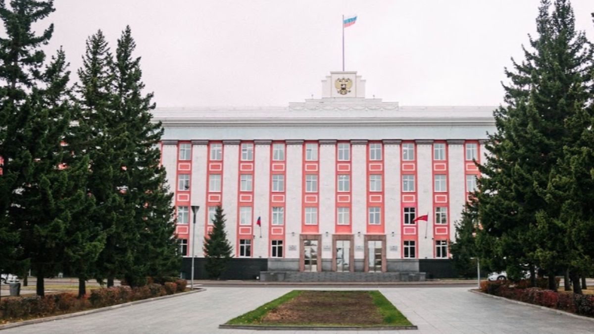 Алтайские власти предупреждают о фейк-письмах от имени губернатора