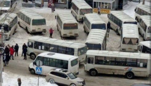Шесть бийских водителей автобусов поплатились за акцию против нечищеных дорог