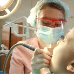 Лечение зубов в спящем режиме: в Барнауле обновили детскую стоматологию