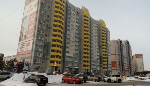 Жильцы дома в Барнауле возмущены незаконными двухуровневыми квартирами соседей