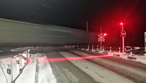 Светодиодная стоп-линия появилась на втором ж/д переезде в Алтайском крае